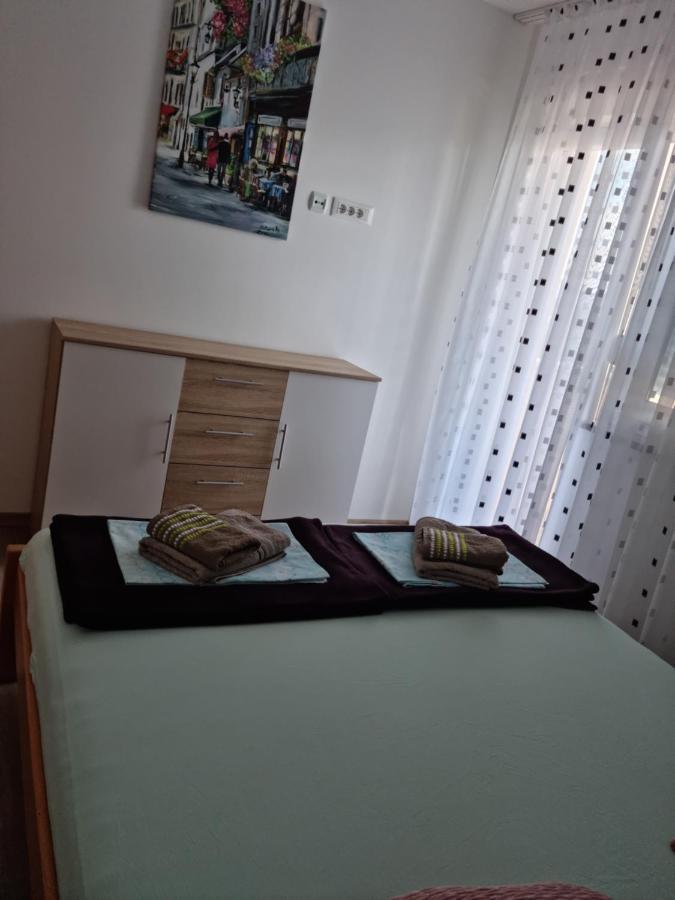 Appartments D&D Peroj Luaran gambar