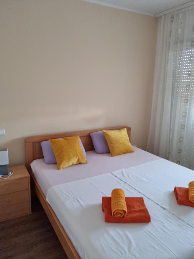 Appartments D&D Peroj Luaran gambar