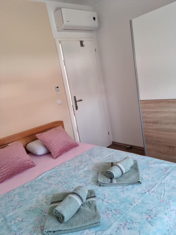 Appartments D&D Peroj Luaran gambar