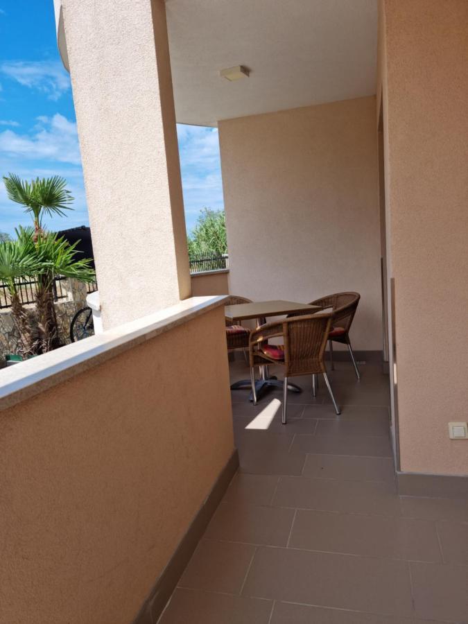 Appartments D&D Peroj Luaran gambar