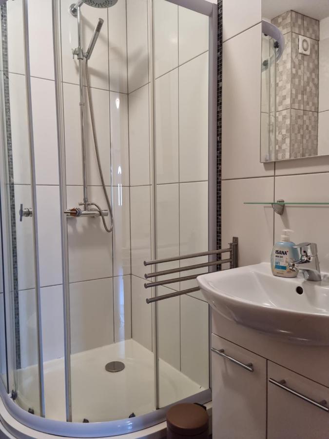 Appartments D&D Peroj Luaran gambar