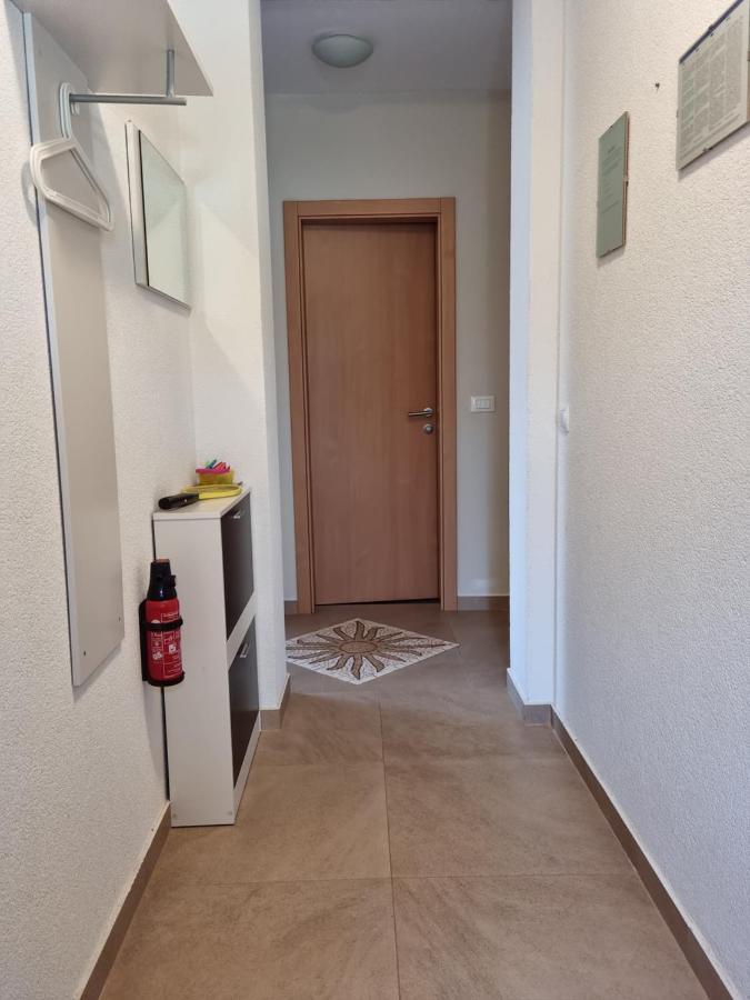Appartments D&D Peroj Luaran gambar