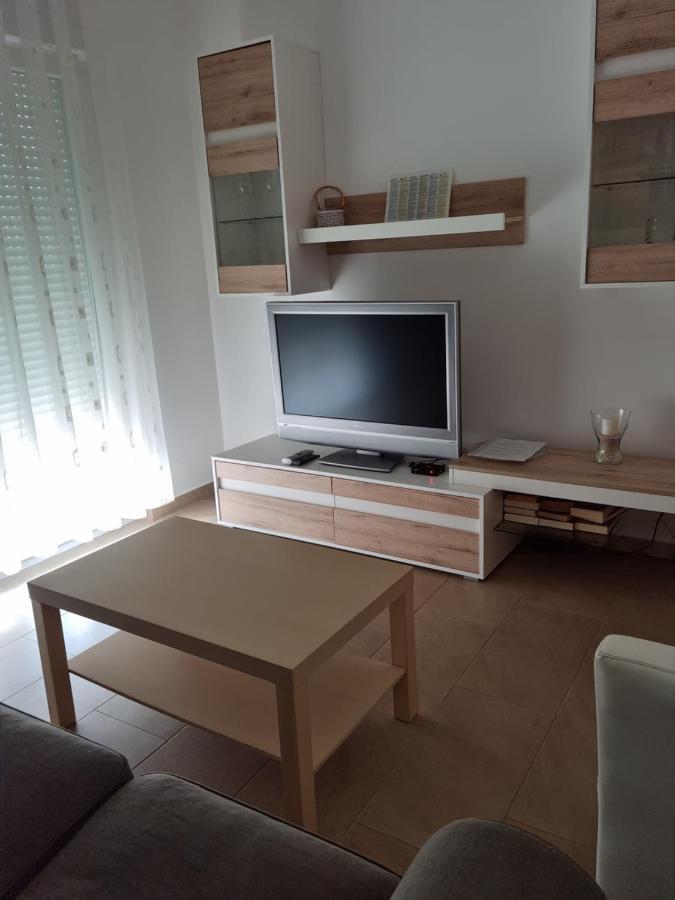 Appartments D&D Peroj Luaran gambar
